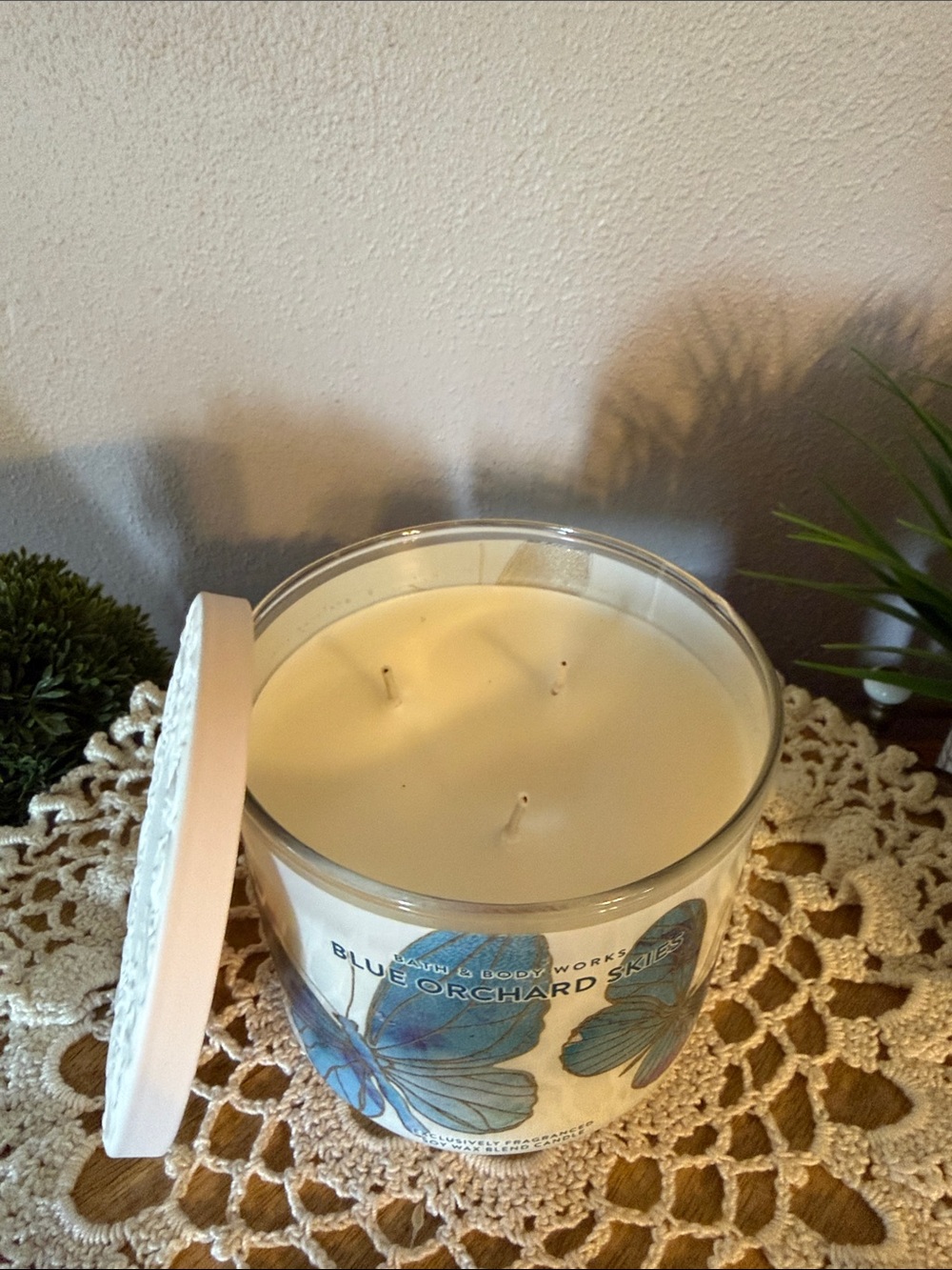 Bath & Body Works Blue Butterfly Jar Candle - Blue and White - Picture 3 of 4